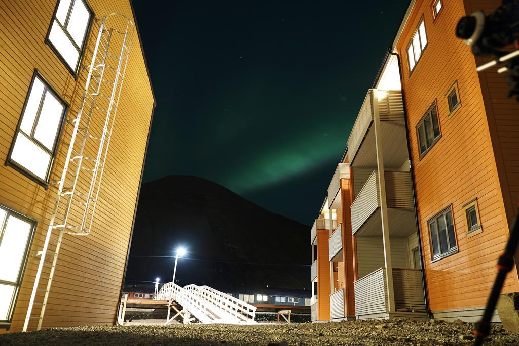 Svalbard Apartment ลองเยียร์เบียน ภายนอก รูปภาพ